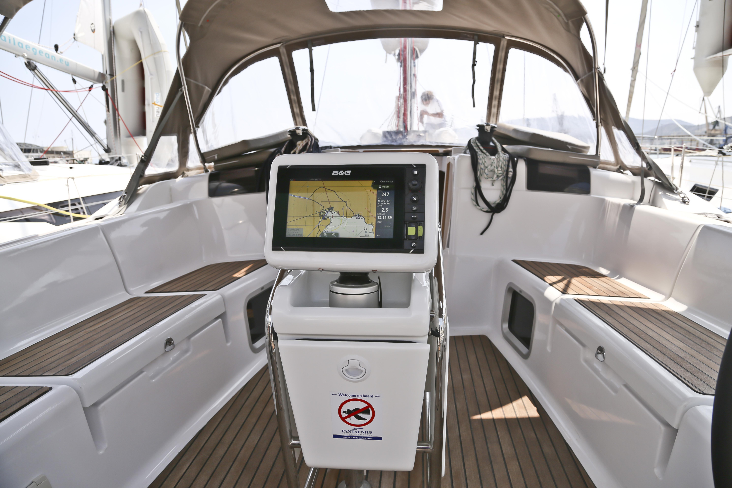 Sun Odyssey 439 — photo 11