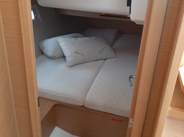 Dufour 390 — photo 7