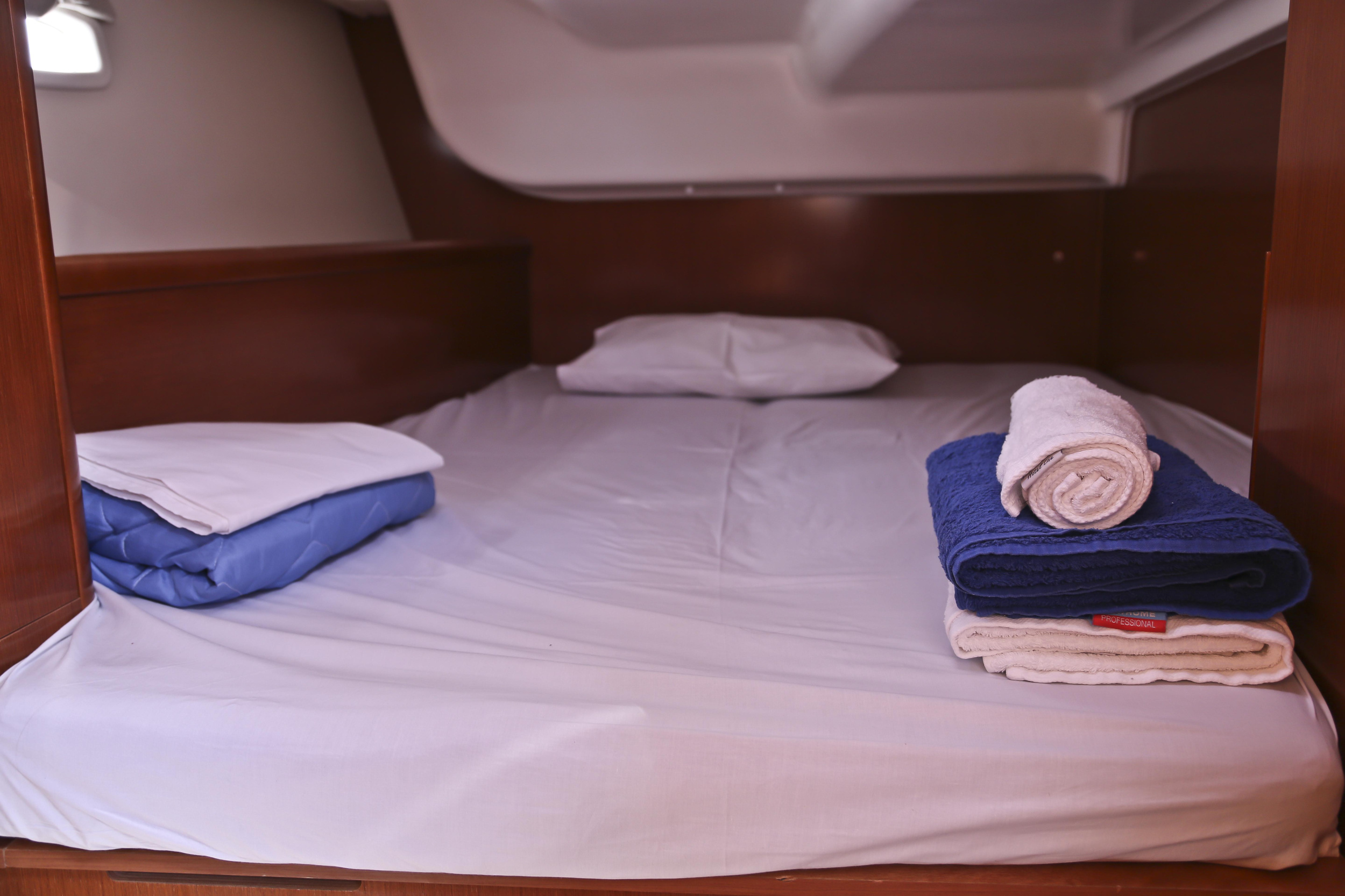 Oceanis 40 — photo 9
