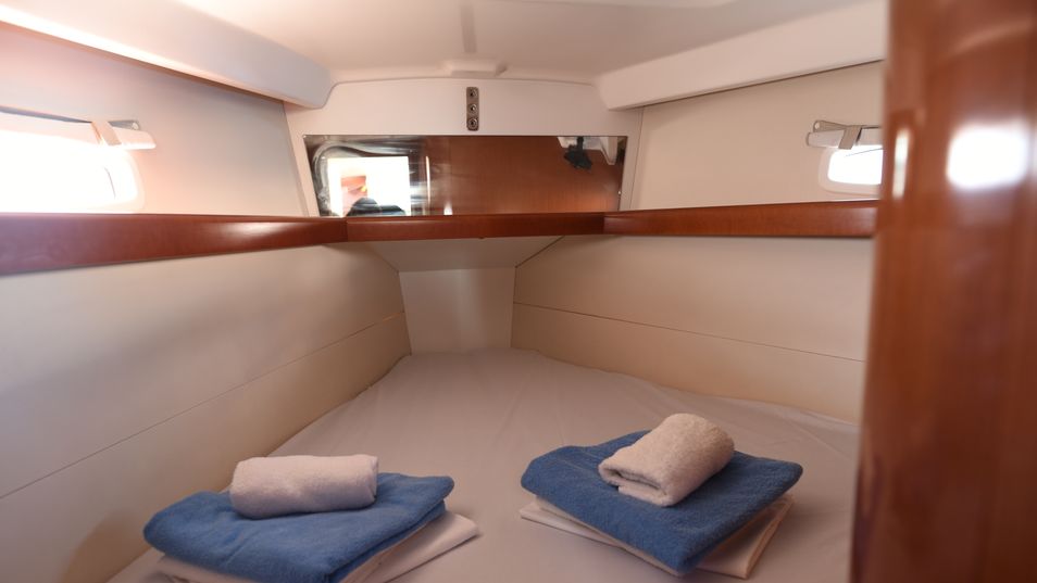 Oceanis 40 — photo 11