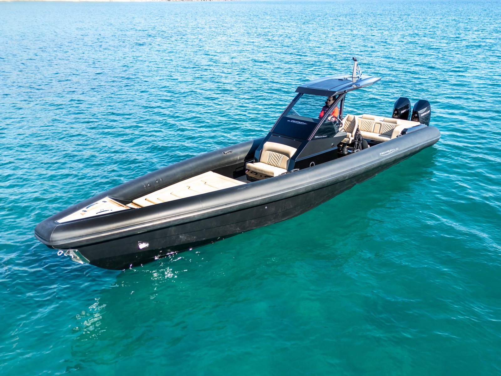 Technohull 38 Grand Sport — photo 3
