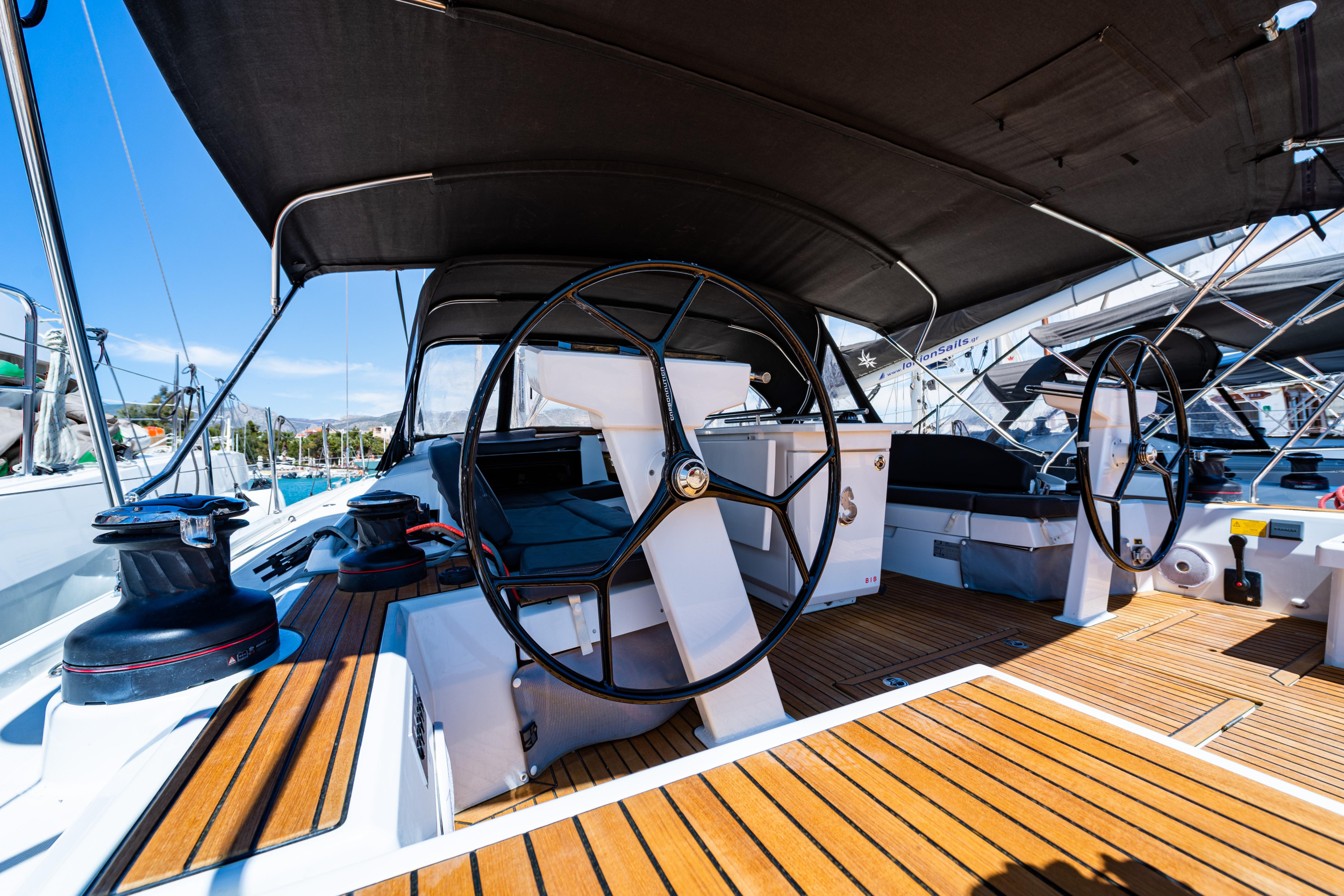 Oceanis 51.1 — photo 24