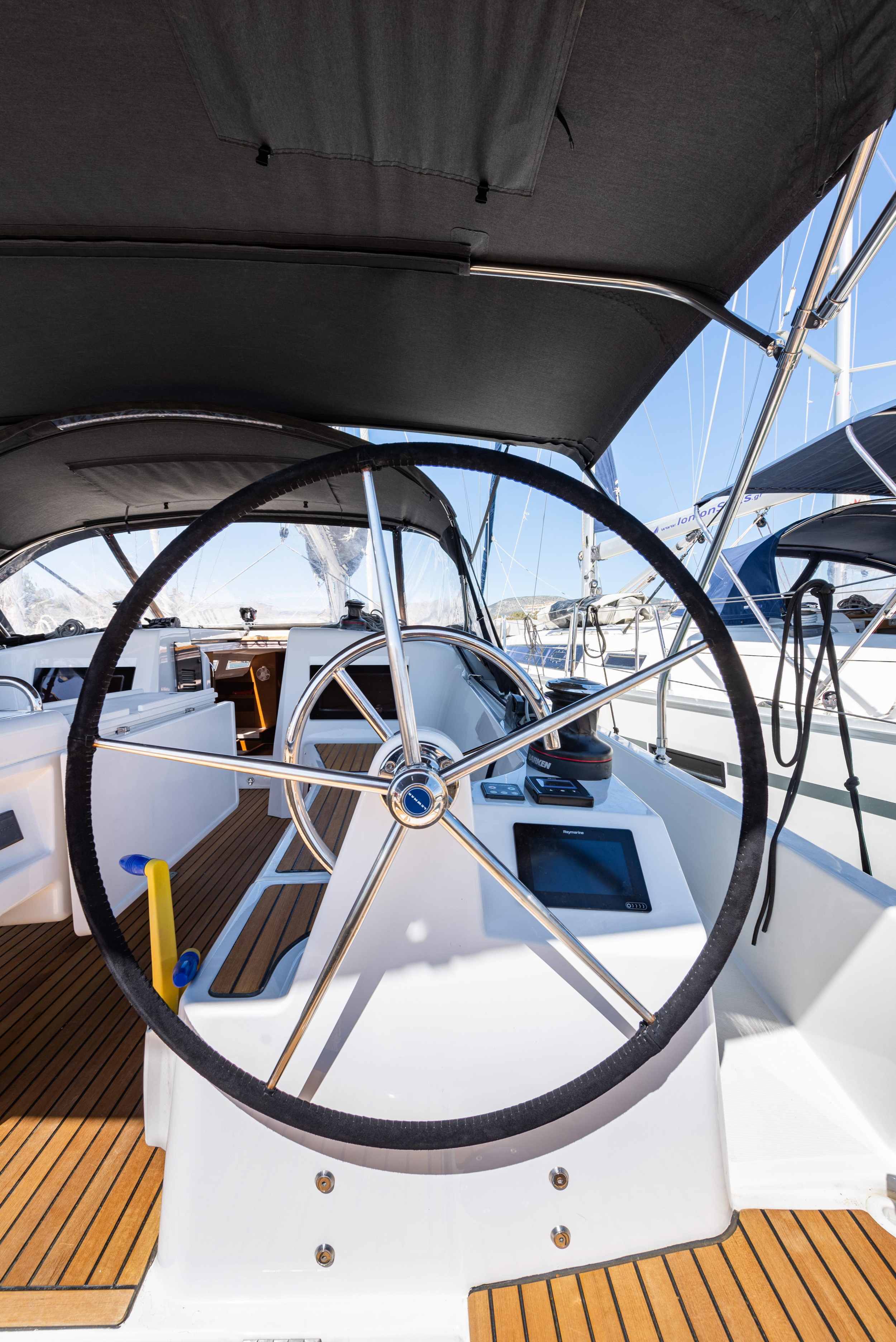 Sun Odyssey 410 — photo 14