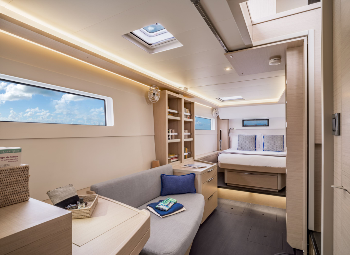 Lagoon 46 Flybridge — photo 35