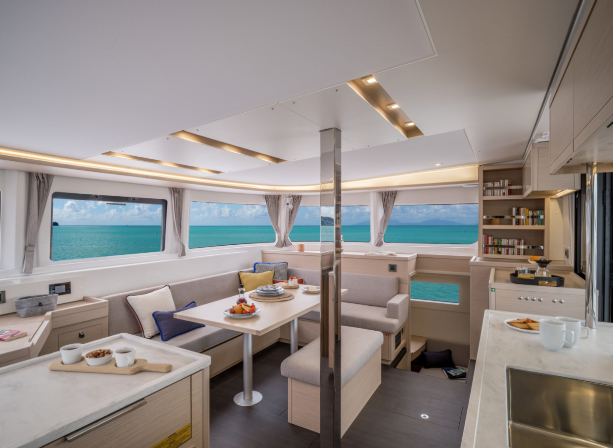 Lagoon 46 Flybridge — photo 26