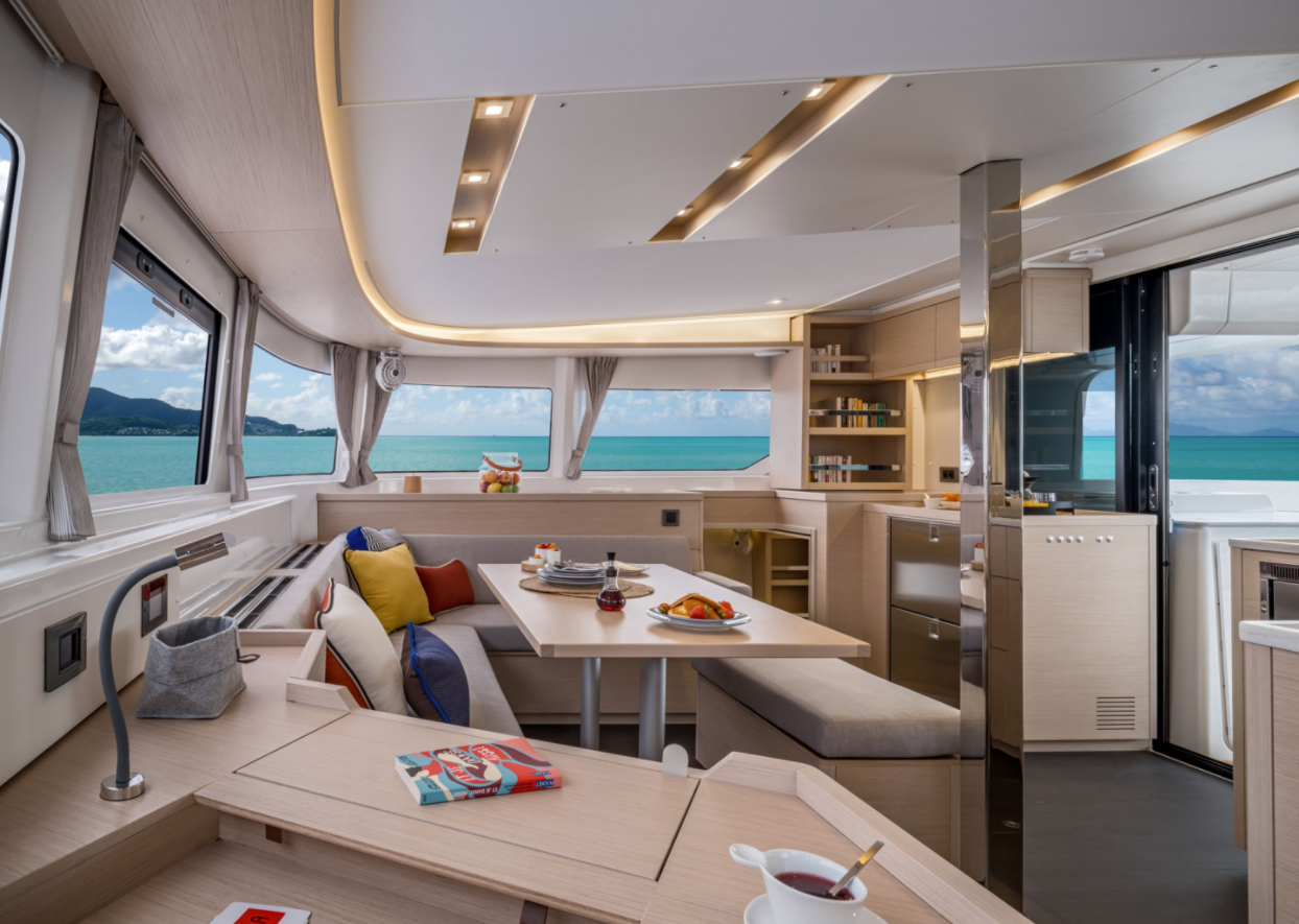 Lagoon 46 Flybridge — photo 10