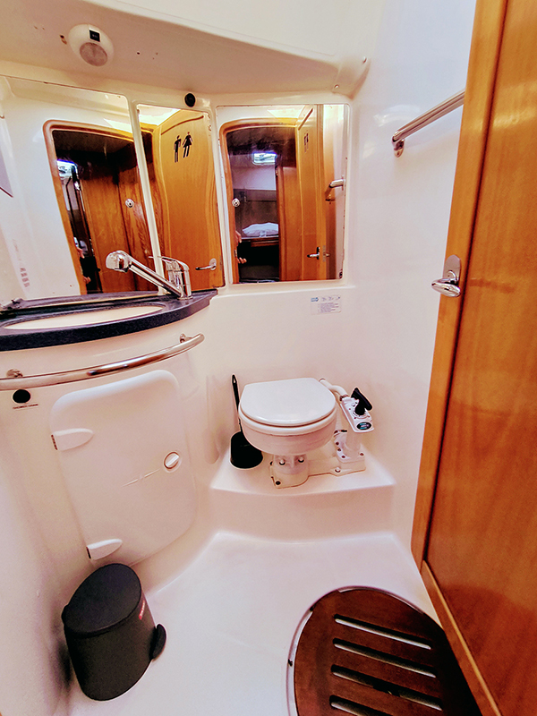 Bavaria 50 — photo 11