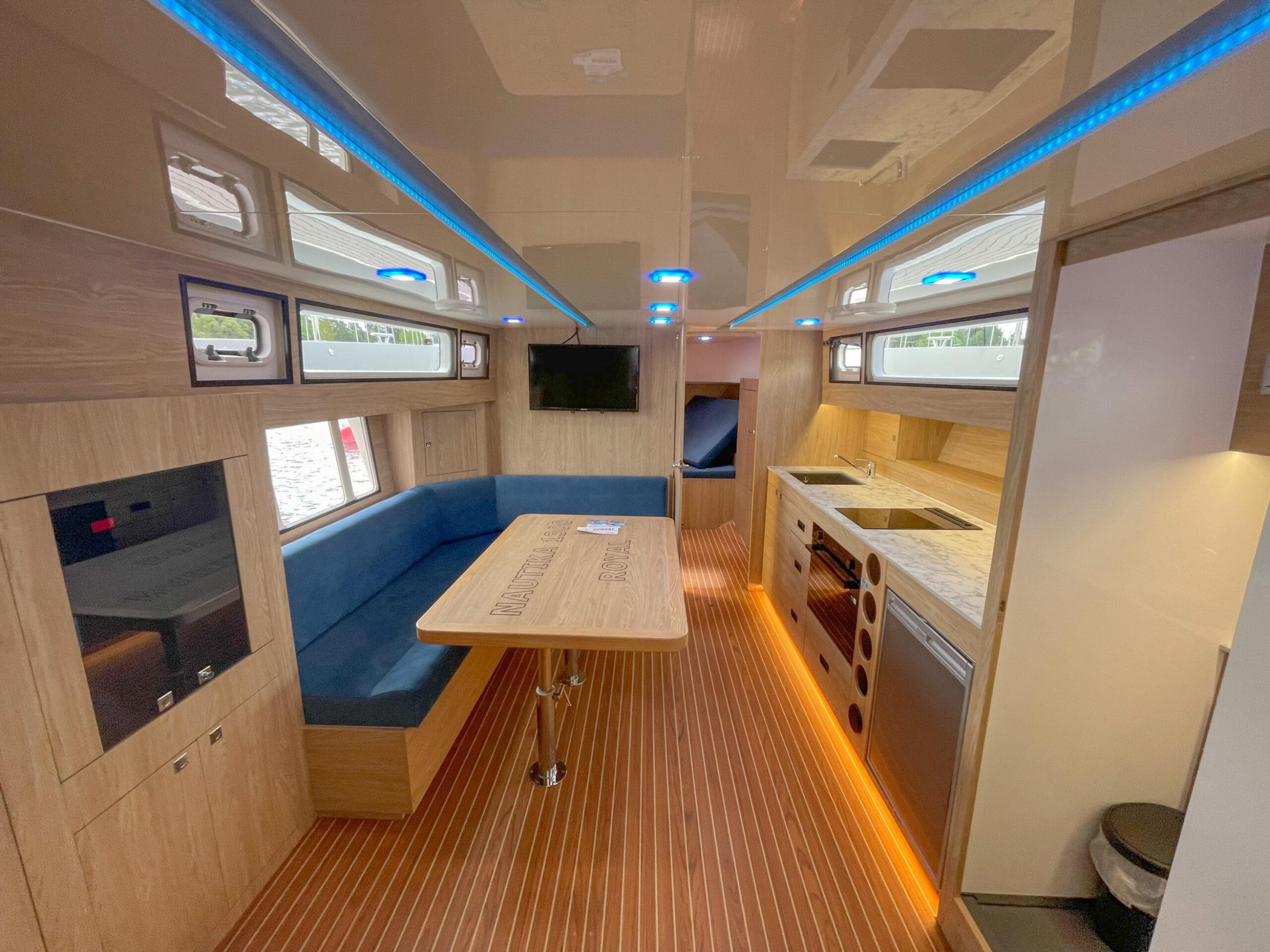 Nautika 1300 ROYAL — photo 29