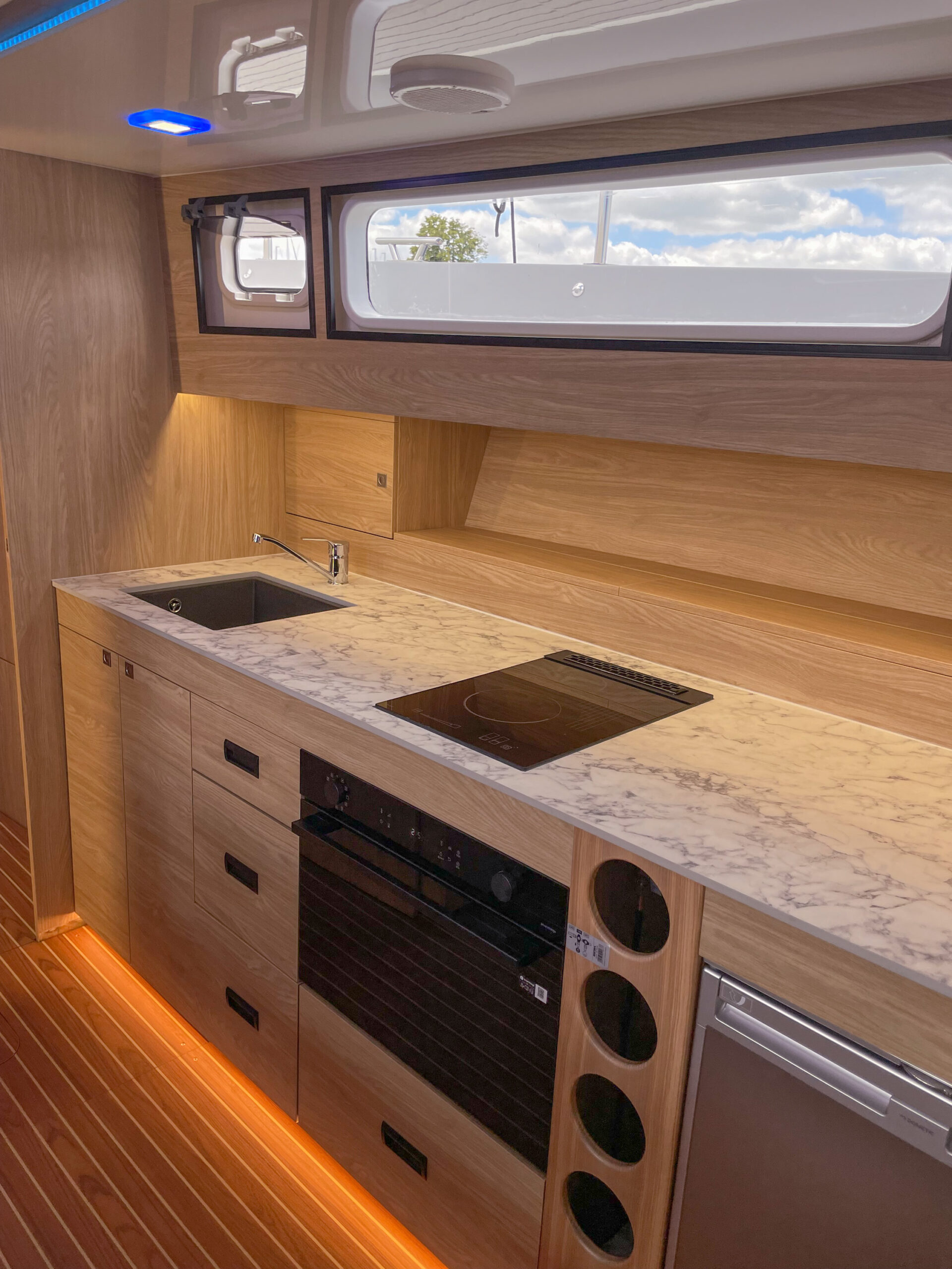Nautika 1300 ROYAL — photo 22