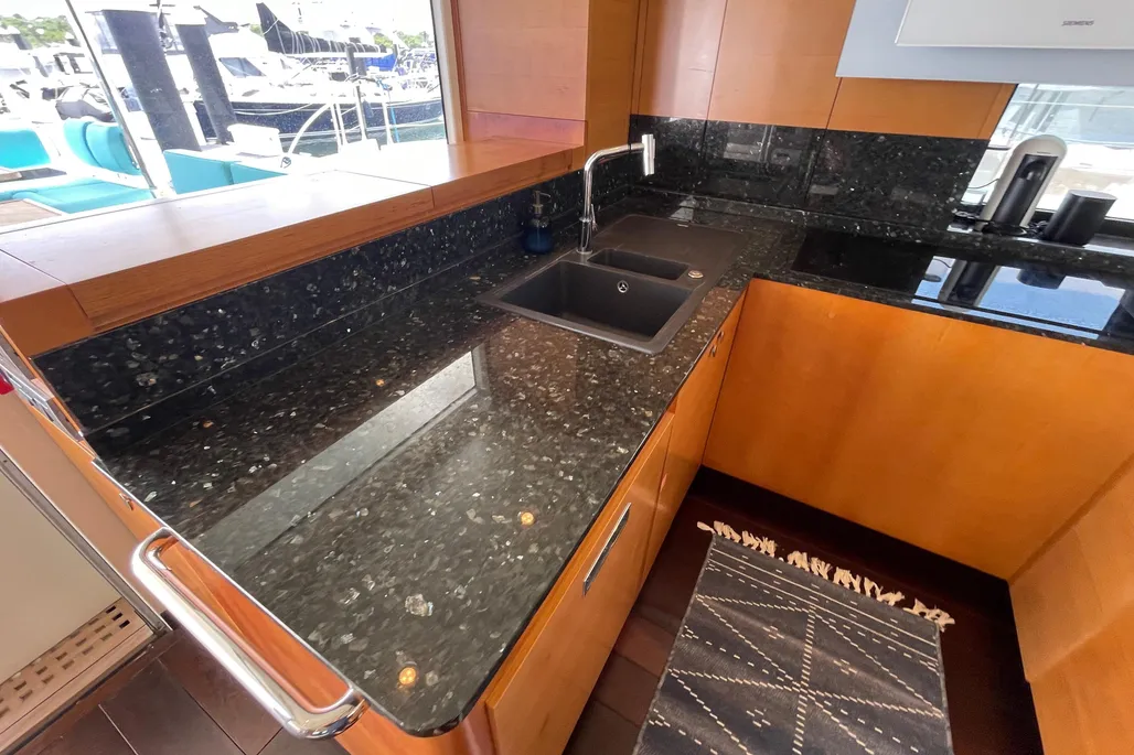 Serenity 64 LUXE — photo 33
