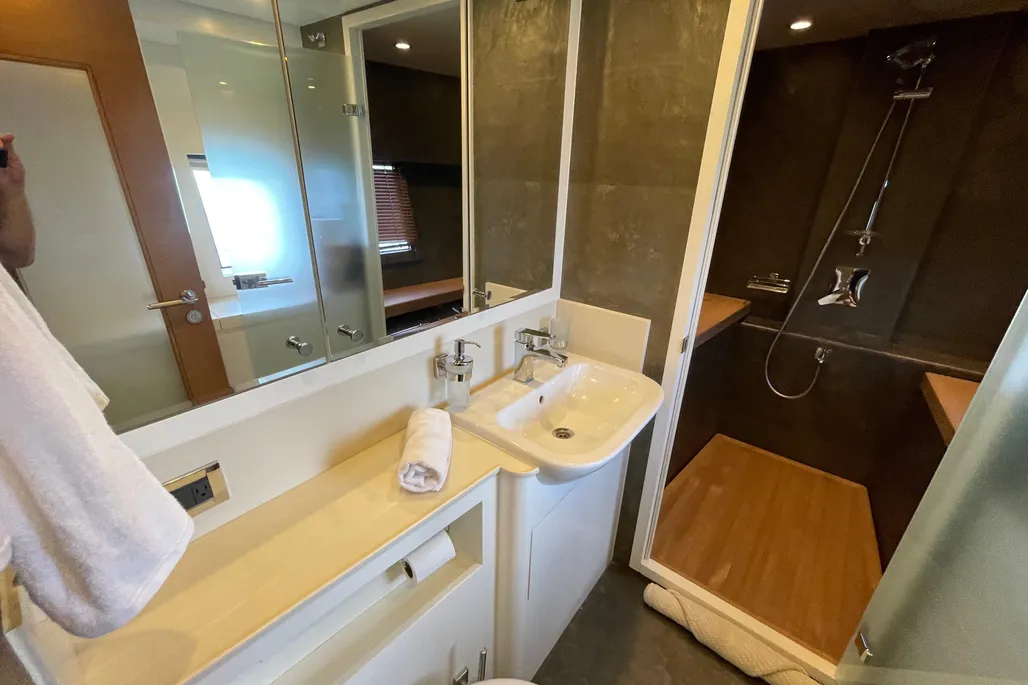 Serenity 64 LUXE — photo 24