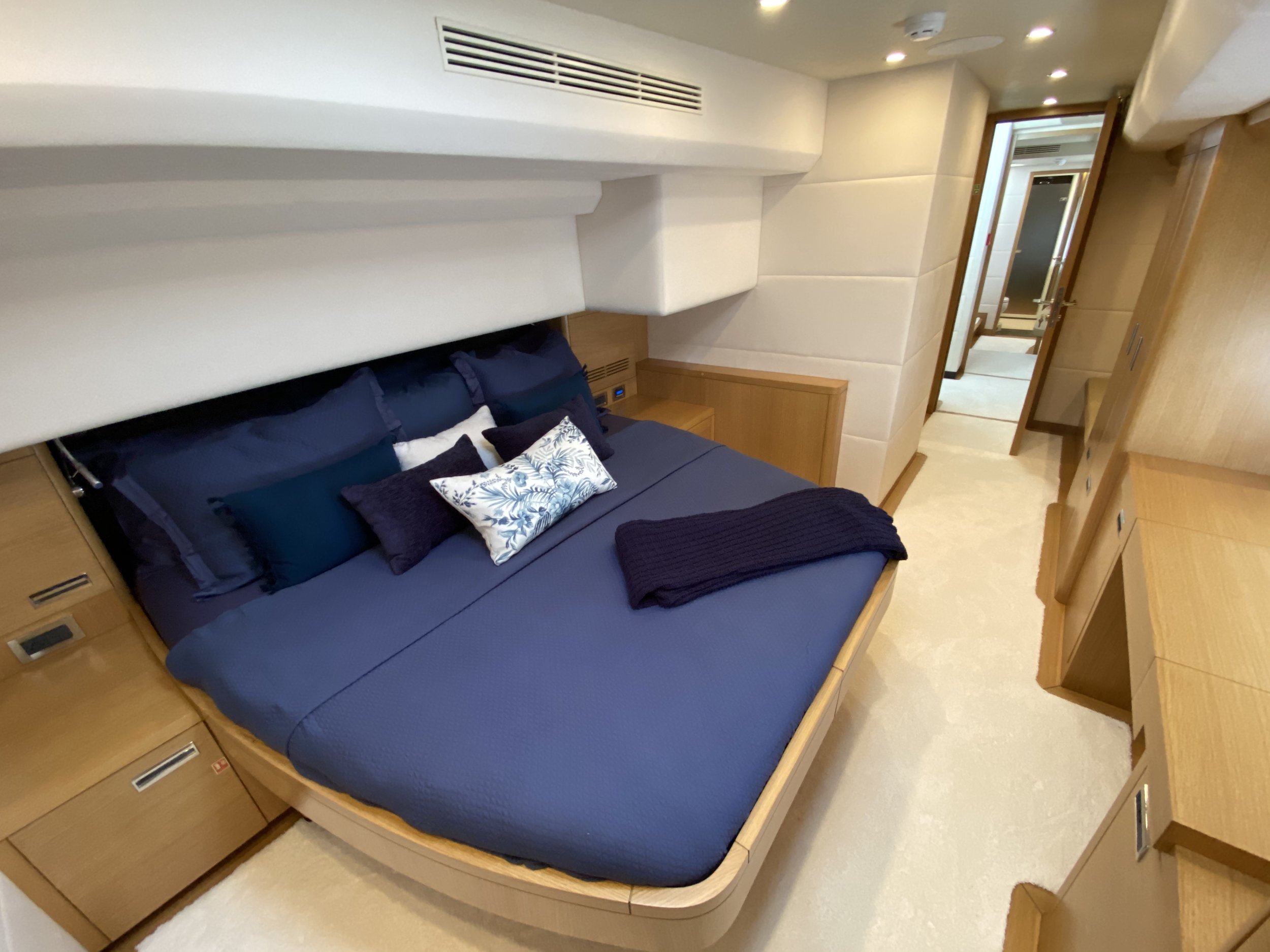 Serenity 64 LUXE — photo 30