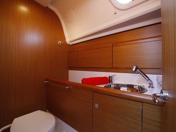Jeanneau Sun Odyssey 33i — photo 6