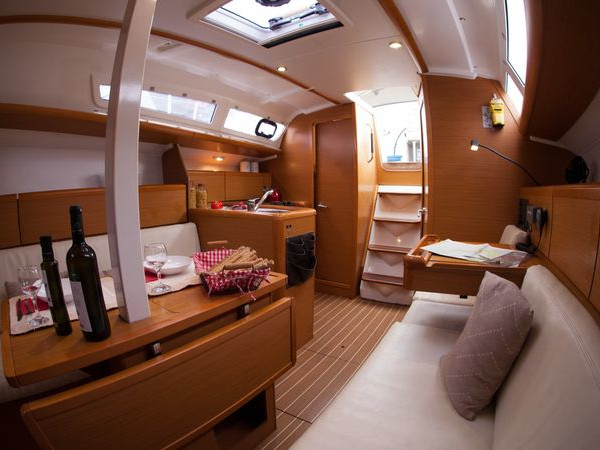 Jeanneau Sun Odyssey 33i — photo 8