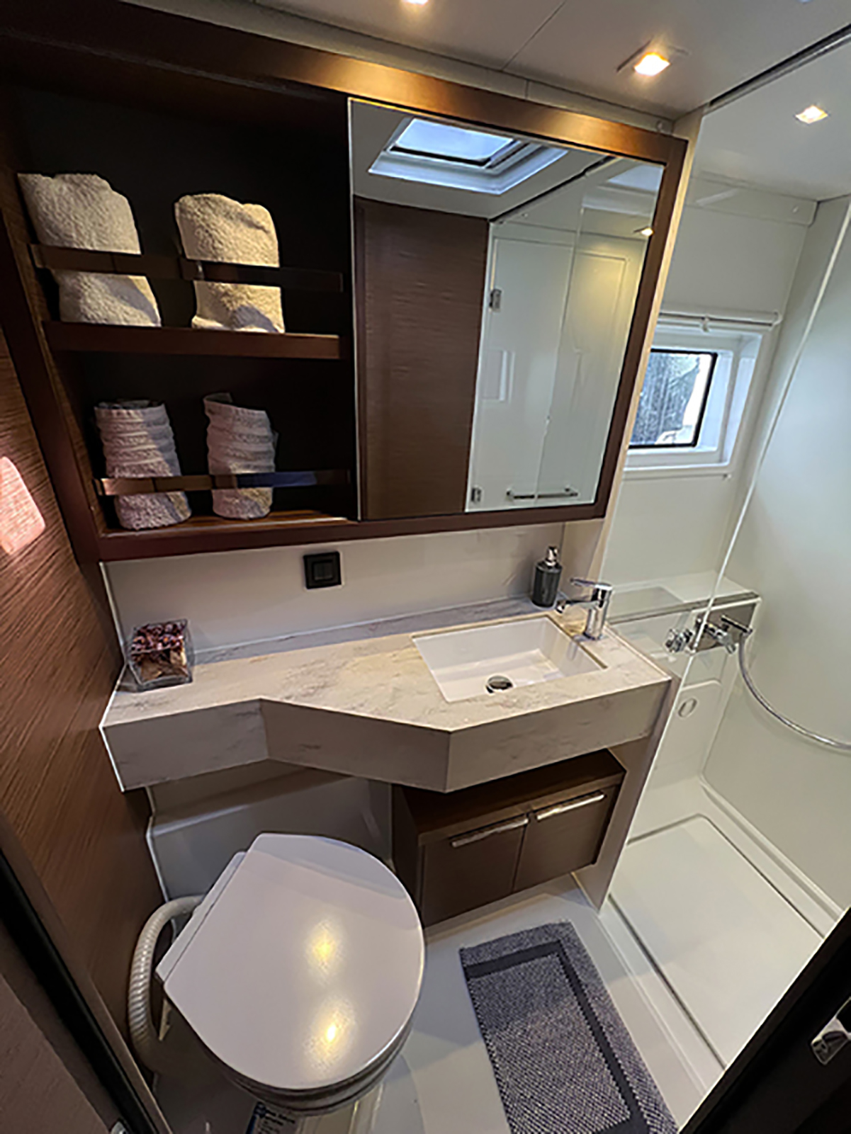 Lagoon 46 — photo 11
