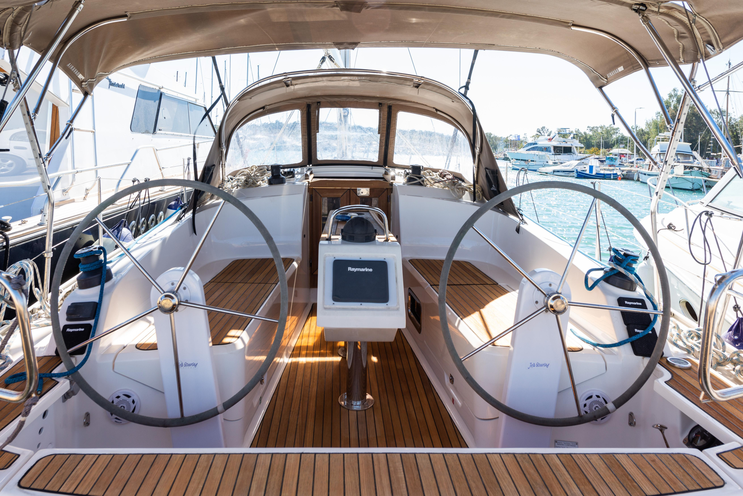 Bavaria 37 — photo 19