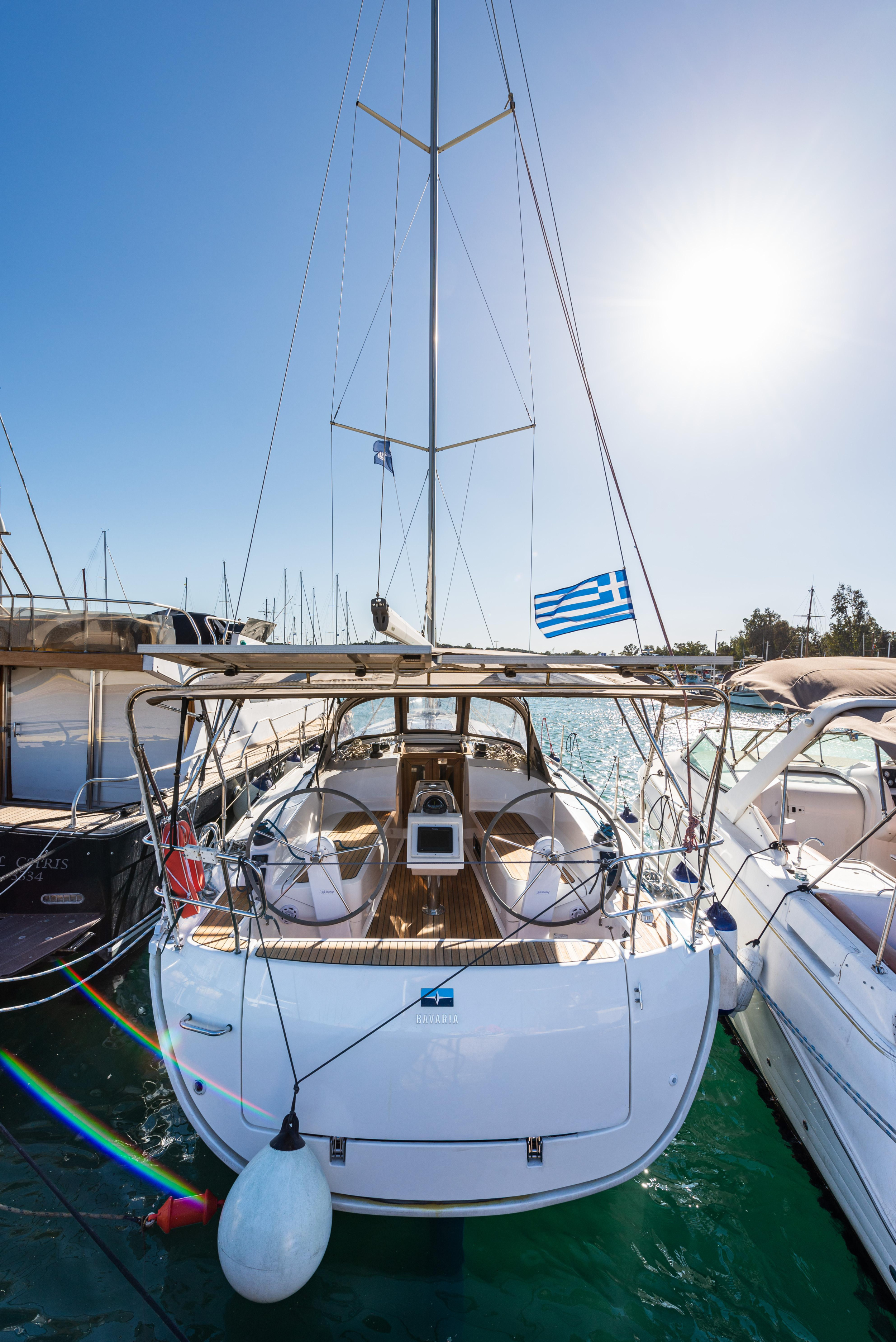 Bavaria 37 — photo 3