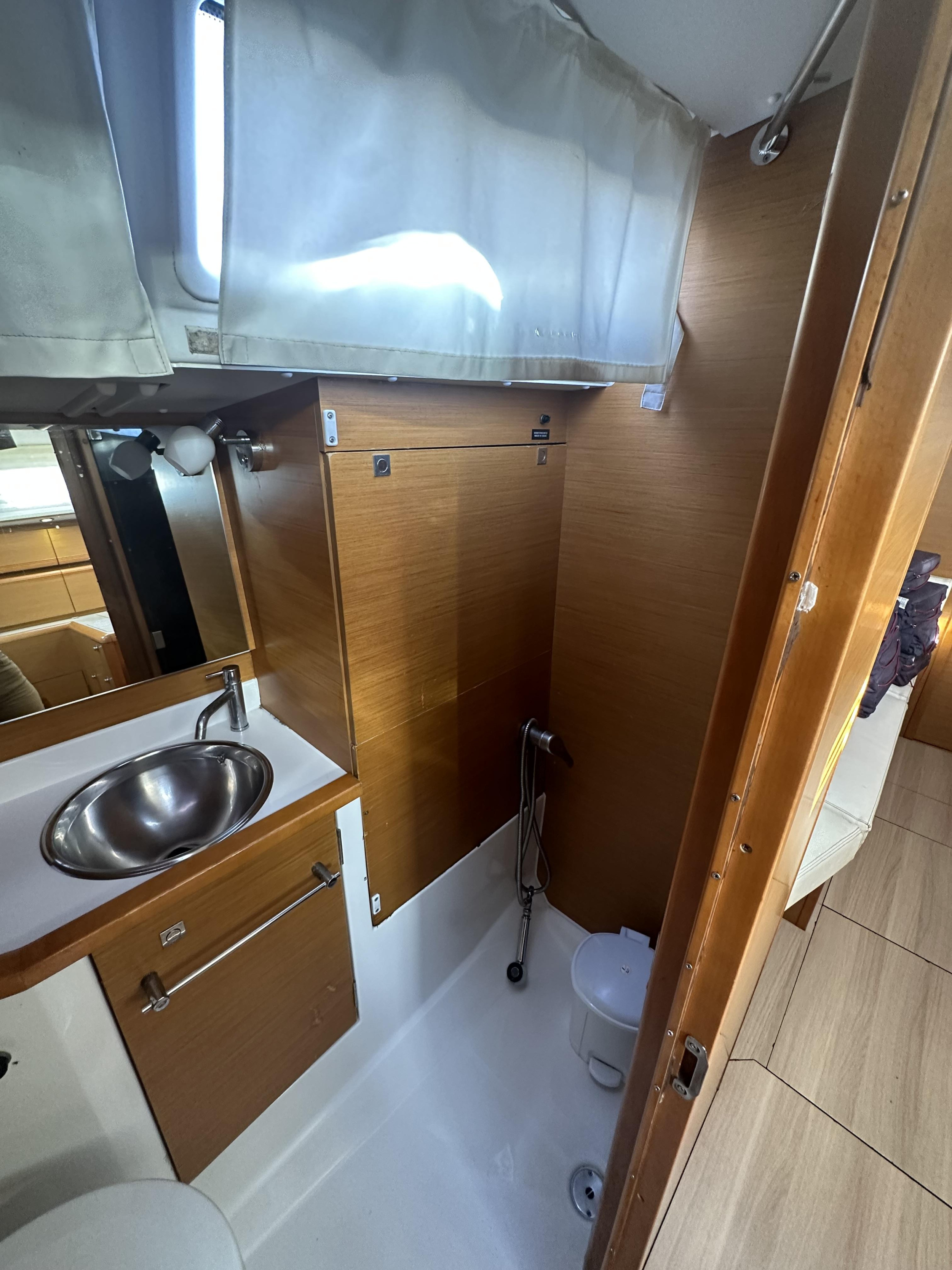 Sun Odyssey 379 — photo 4