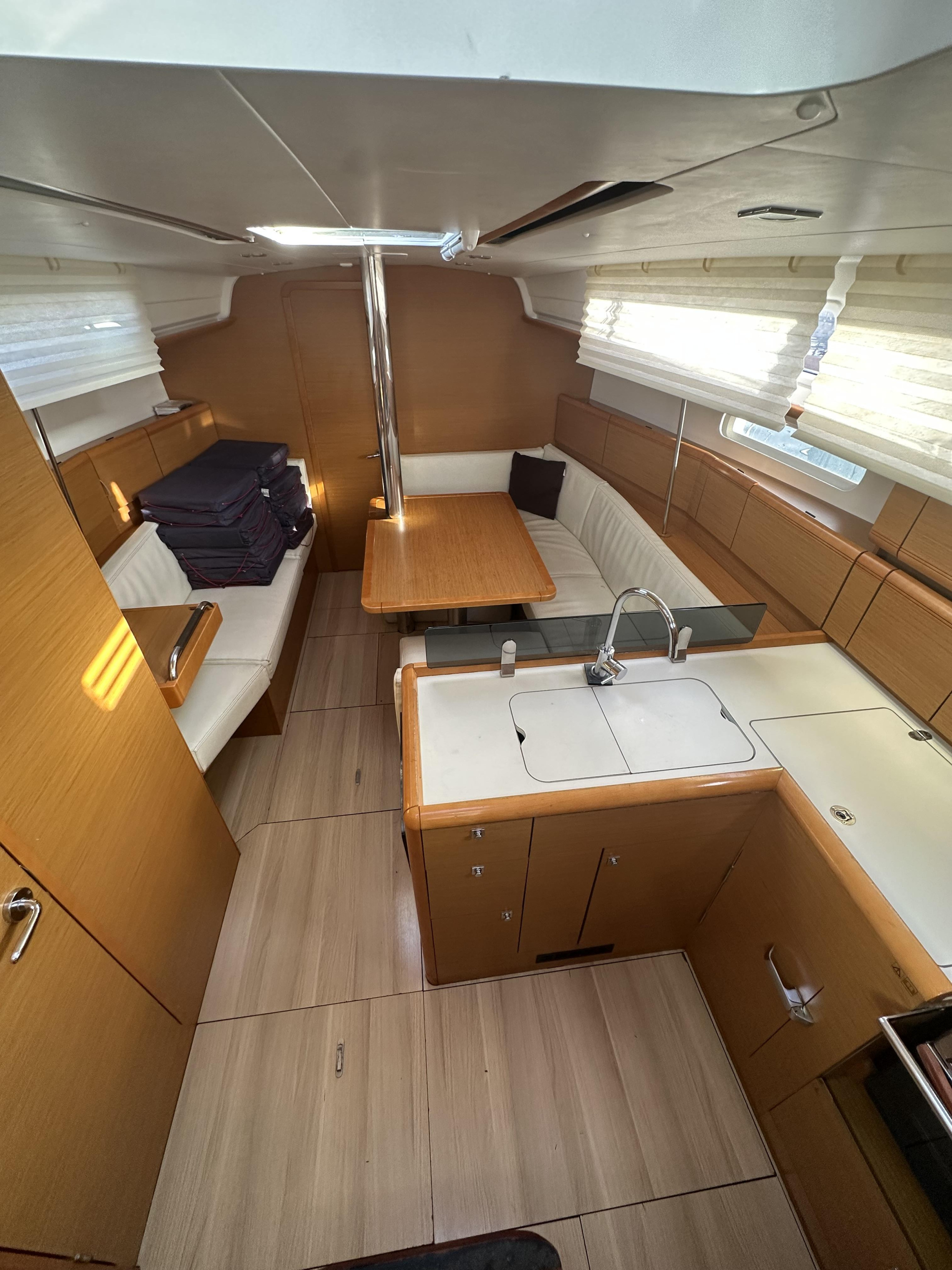 Sun Odyssey 379 — photo 14