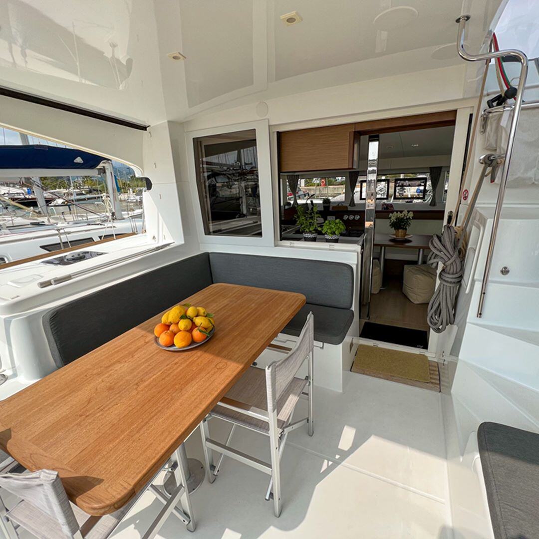 Lagoon 40 — photo 14