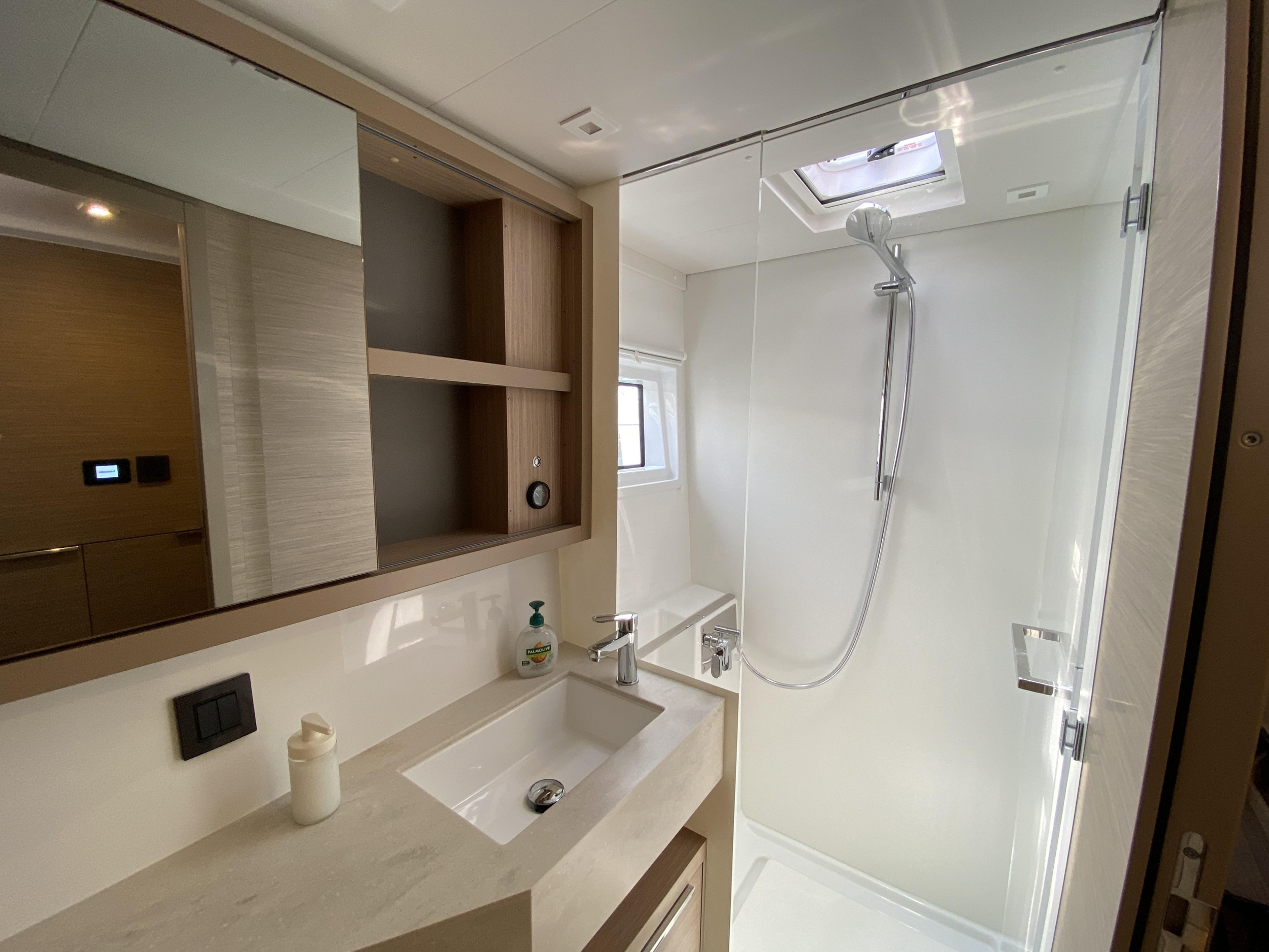 Lagoon 46 — photo 18