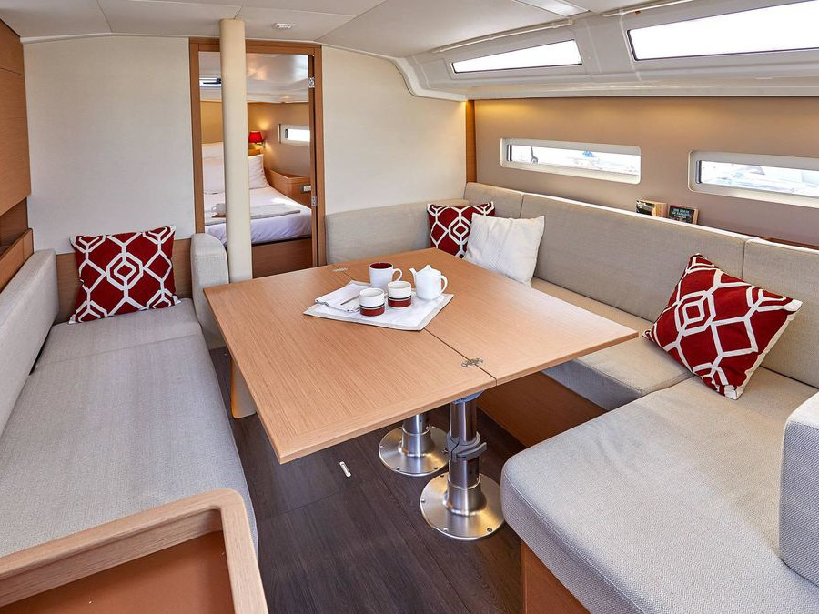 Sun Odyssey 410 — photo 2