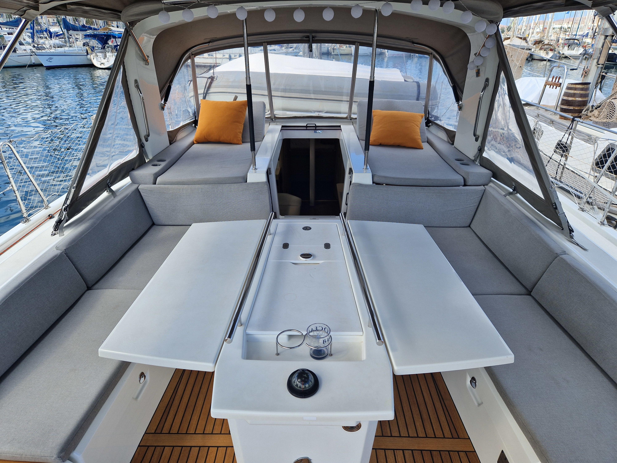 Oceanis 51.1 — photo 22