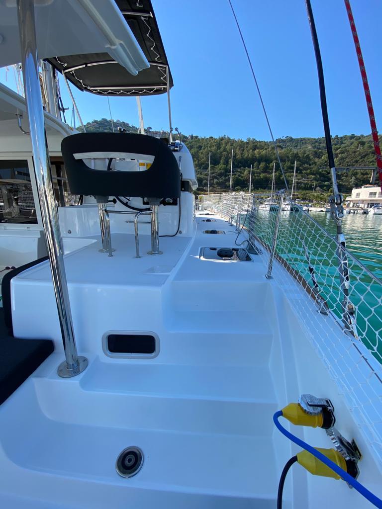 Lagoon 40 — photo 11
