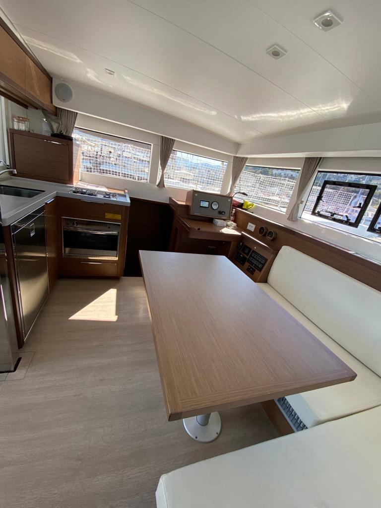 Lagoon 40 — photo 17