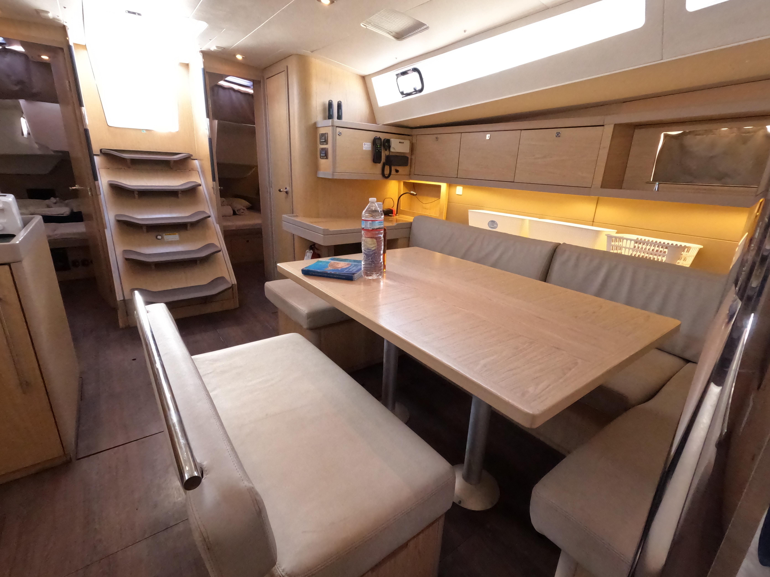 Beneteau Oceanis 48 — photo 9