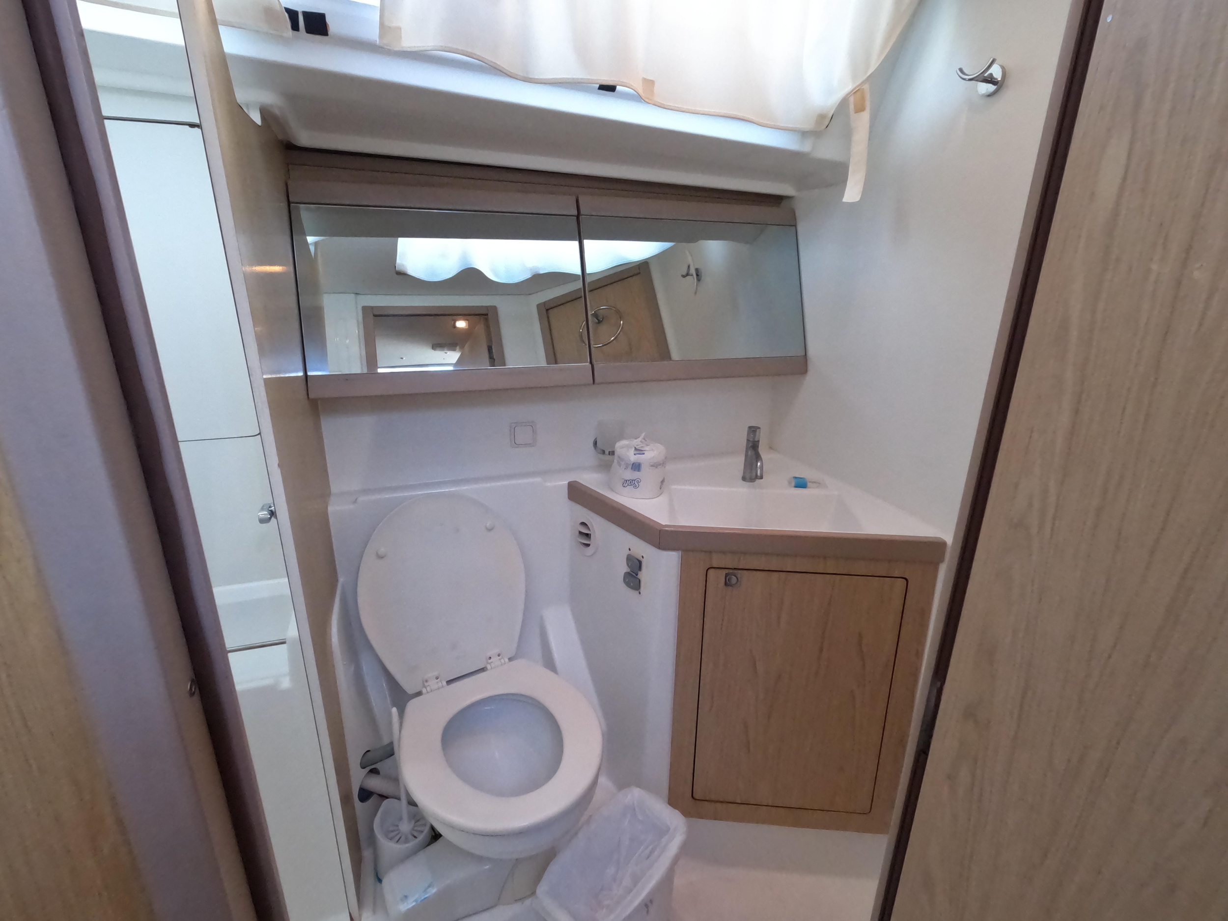 Beneteau Oceanis 48 — photo 14