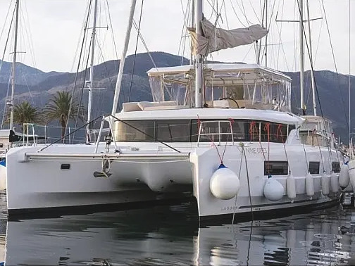 Lagoon 46 — photo 1