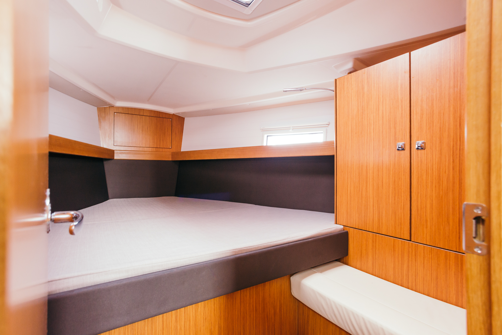 Bavaria Cruiser 37 — photo 9