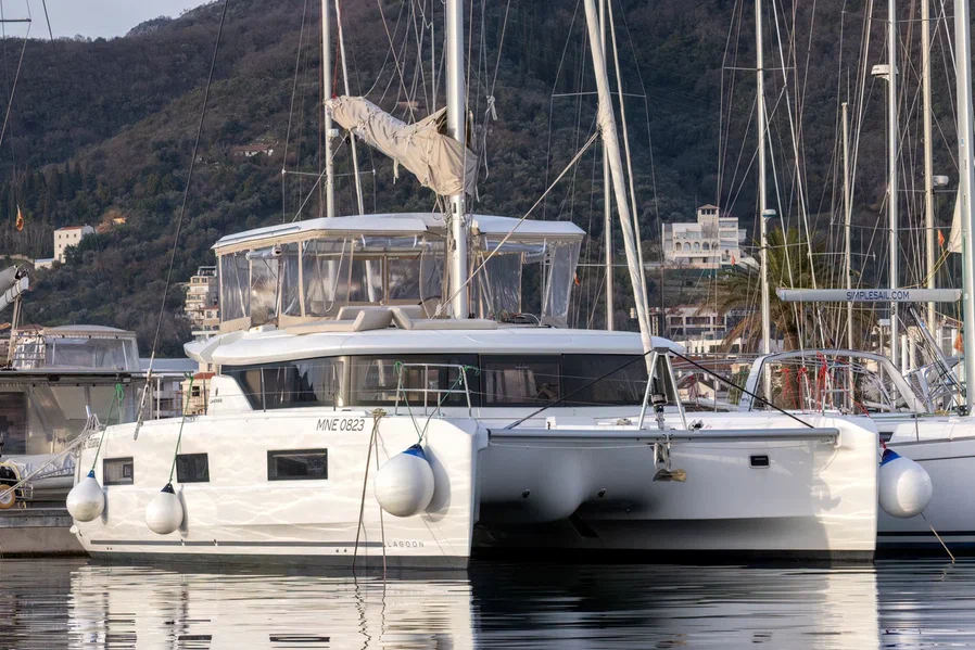 Lagoon 46 — photo 18