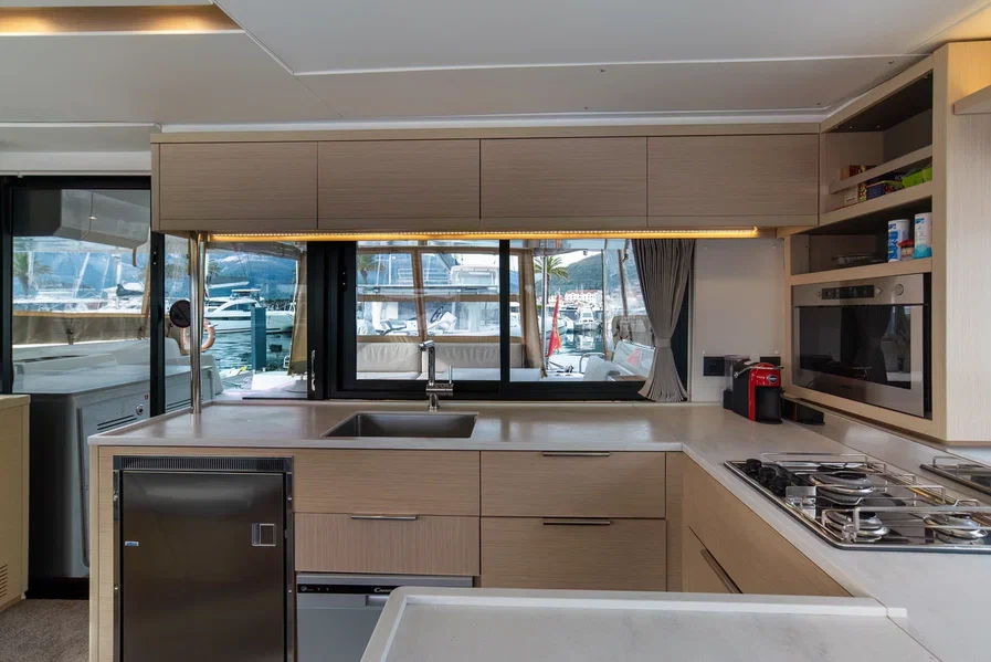 Lagoon 46 — photo 21