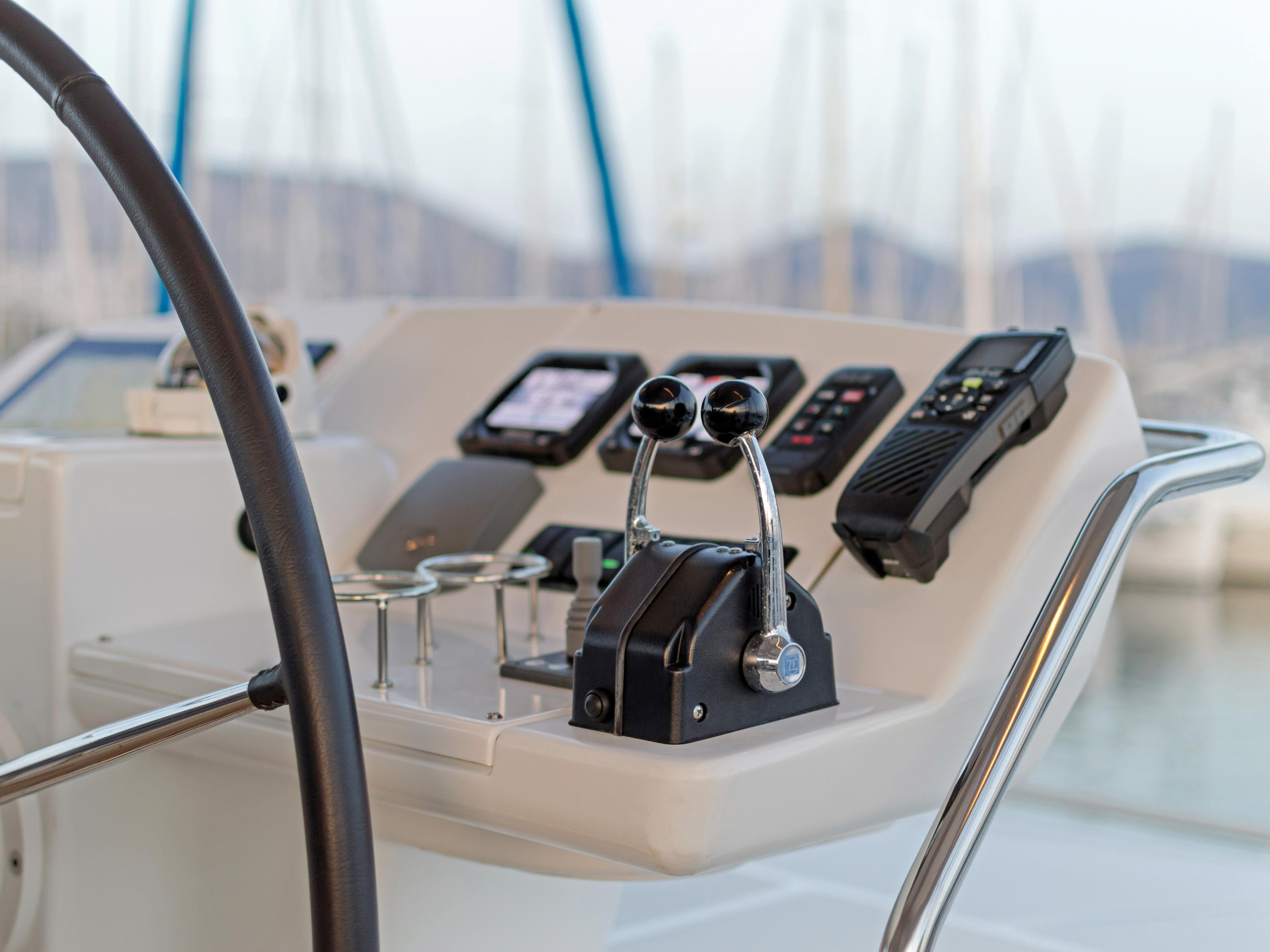 Lagoon 560 — photo 11