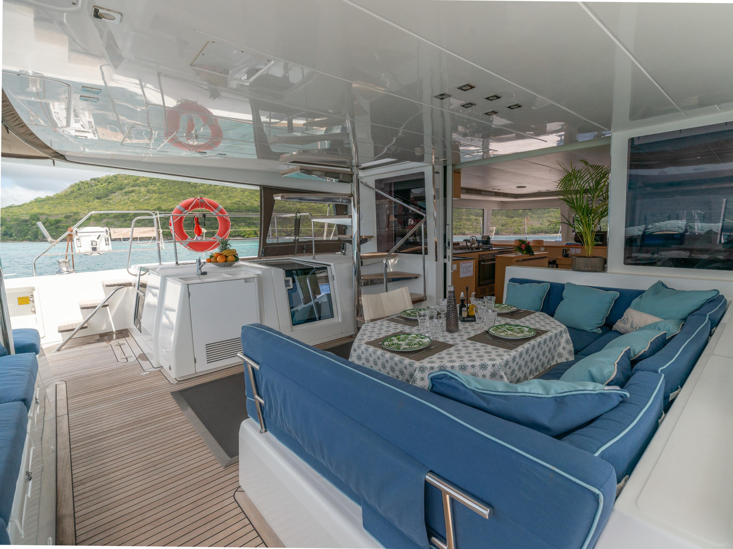 Lagoon 560 — photo 11
