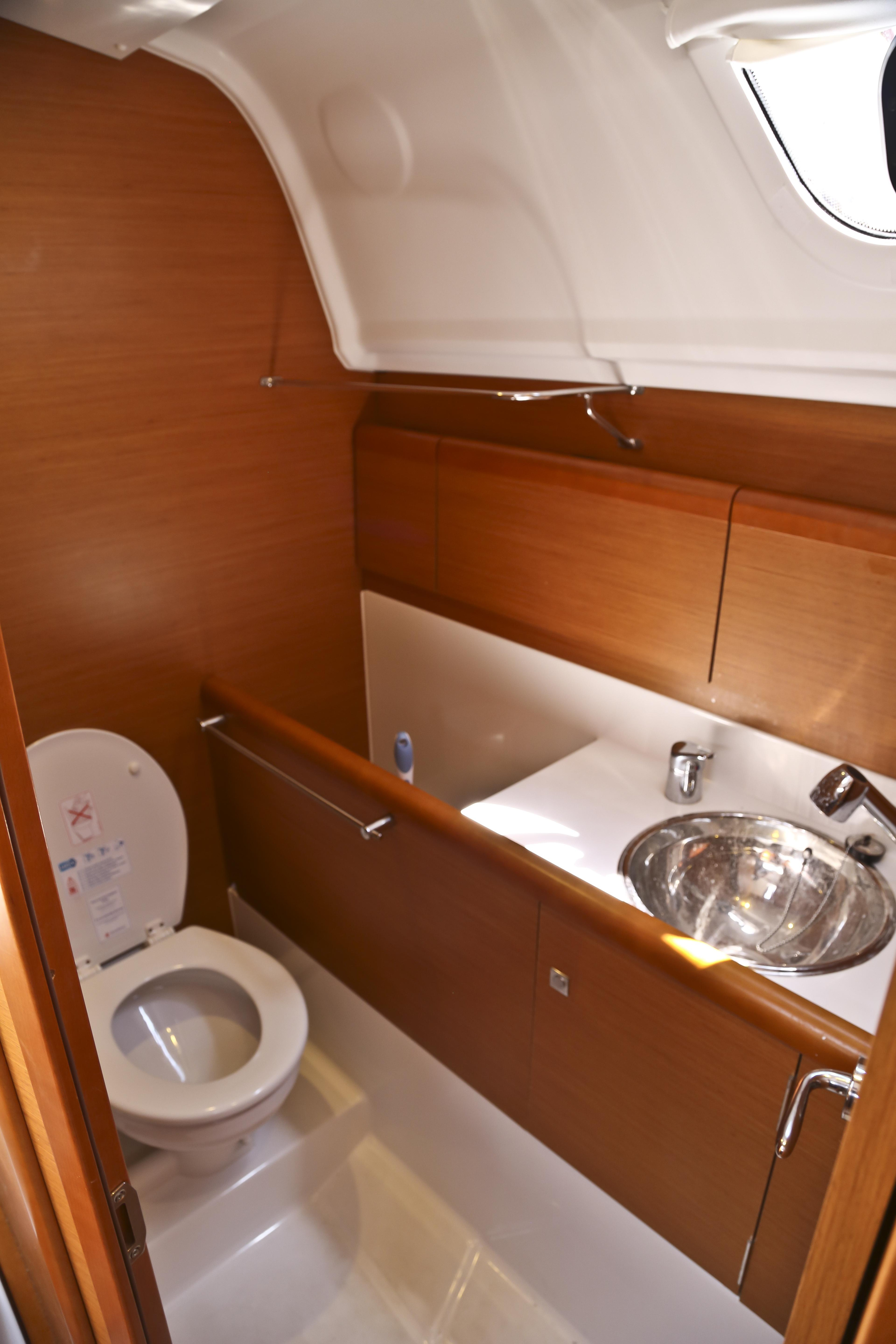 Sun Odyssey 33i — photo 4