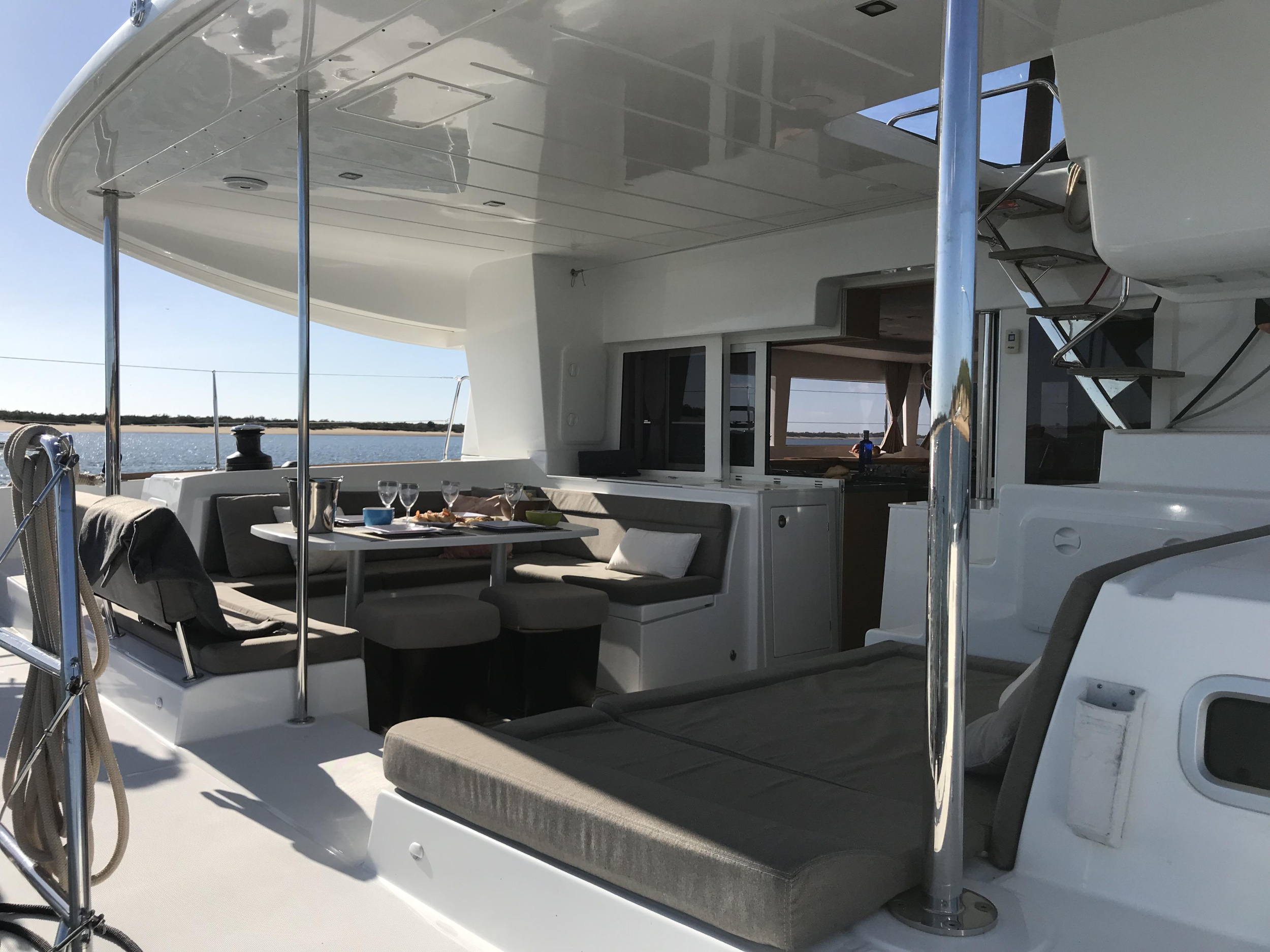 Lagoon 450 Fly Owner Version — photo 12