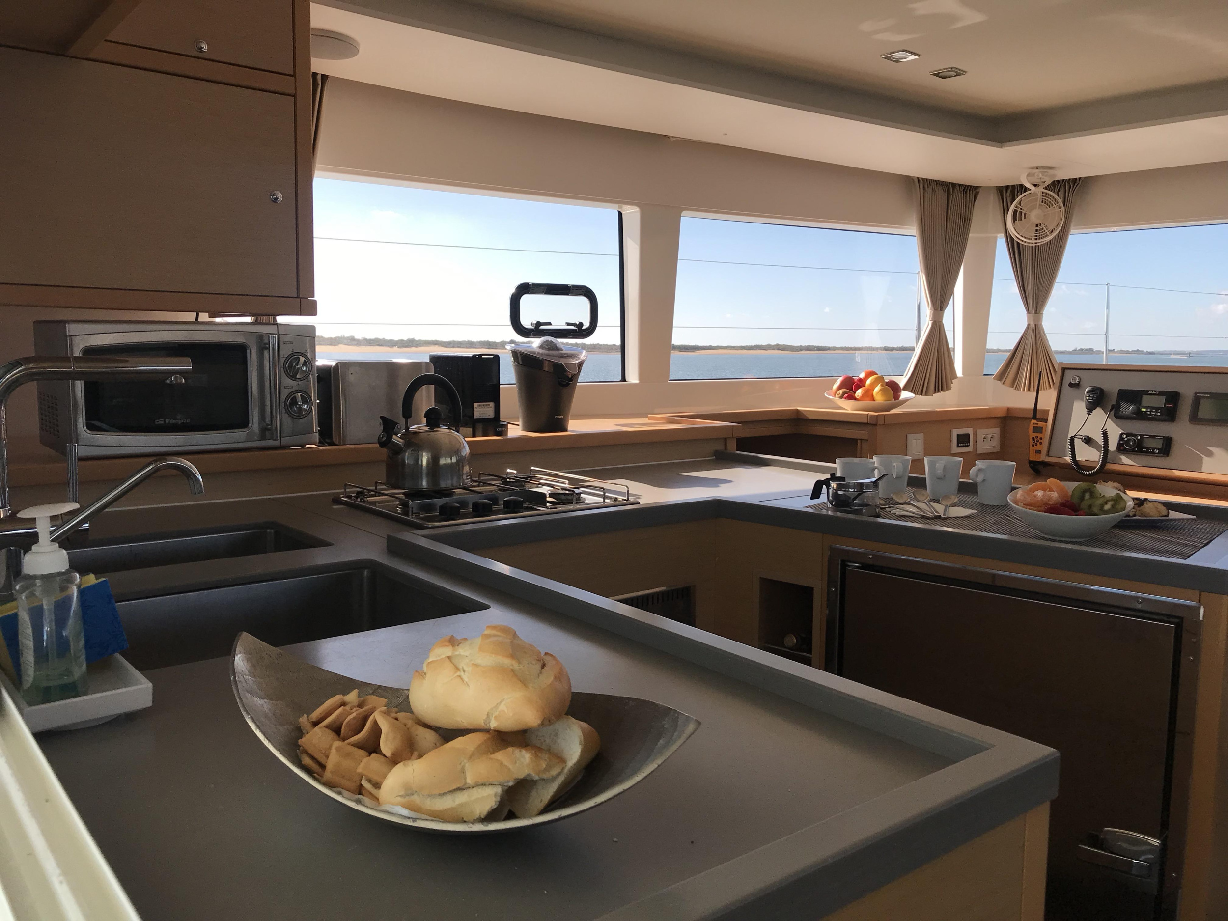 Lagoon 450 Fly Owner Version — photo 13