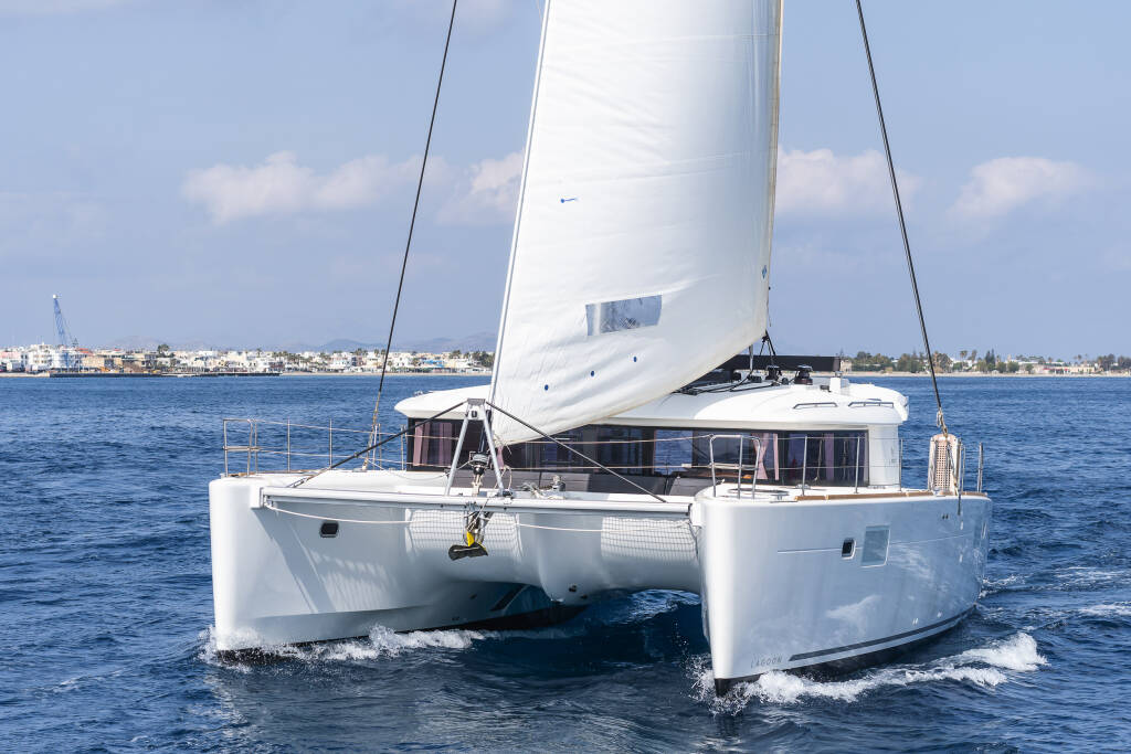 Lagoon 450 Fly Owner Version — photo 10