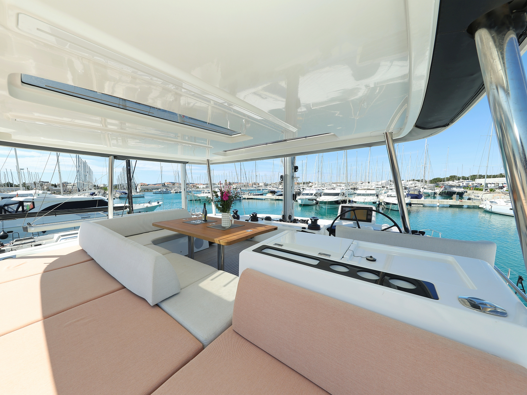 Lagoon 55_5 Cabins — photo 2