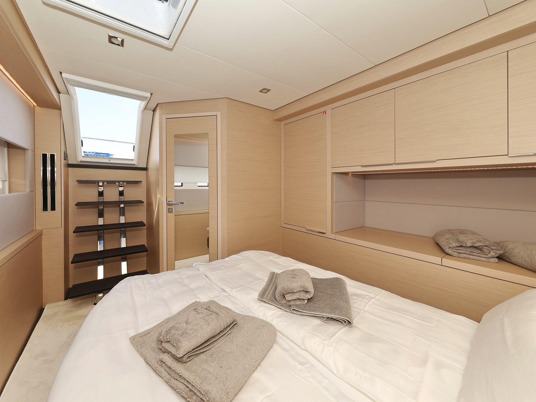Lagoon 55_5 Cabins — photo 4
