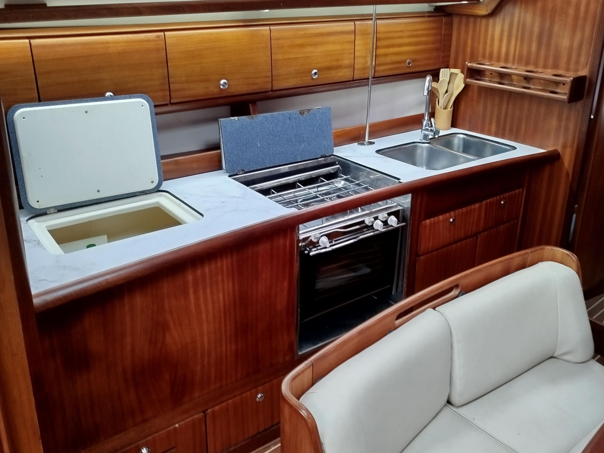 Bavaria 40 — photo 3