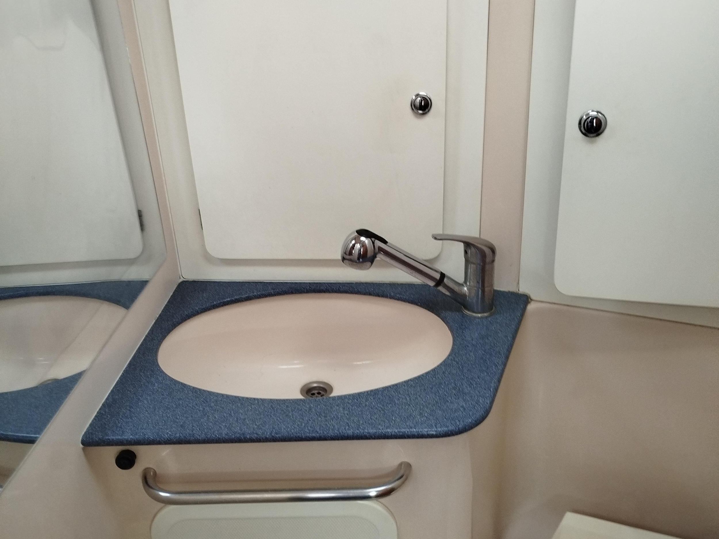 Bavaria 40 — photo 12