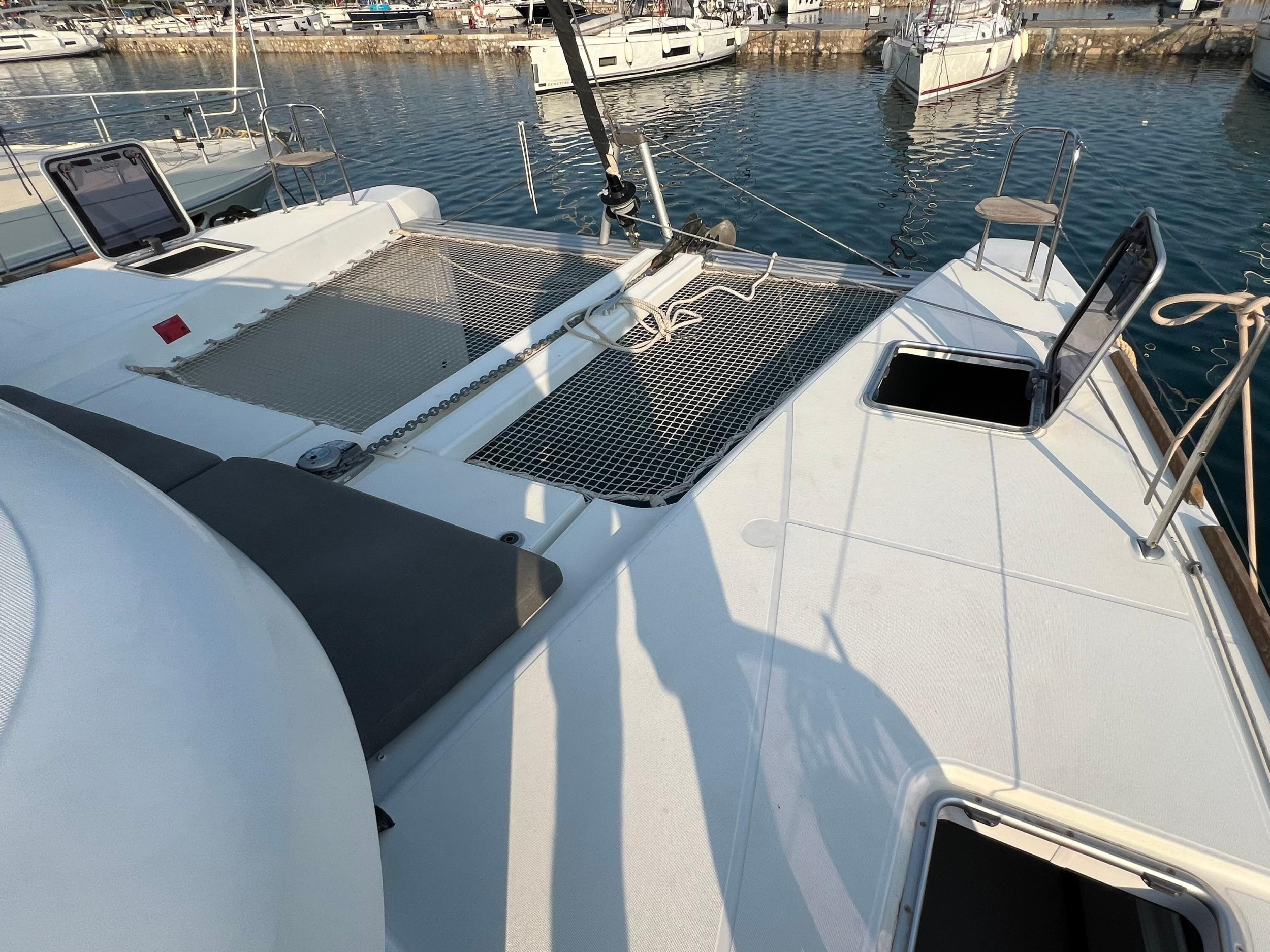Lagoon 40 — photo 14