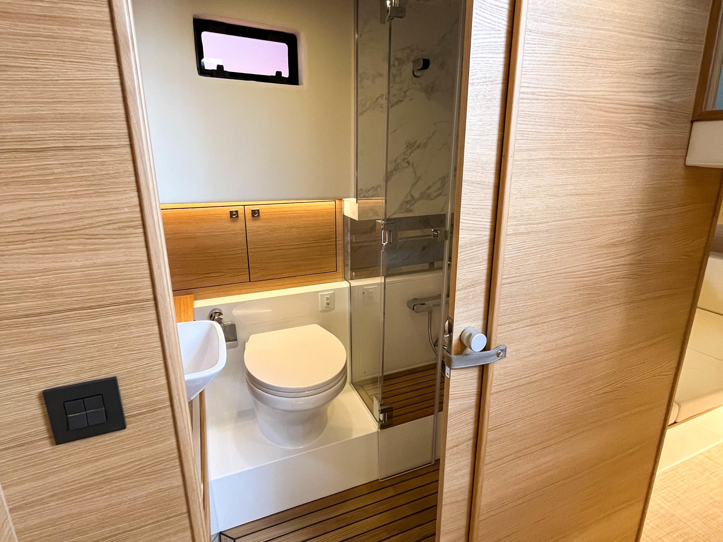 De Antonio D42 Open — photo 13