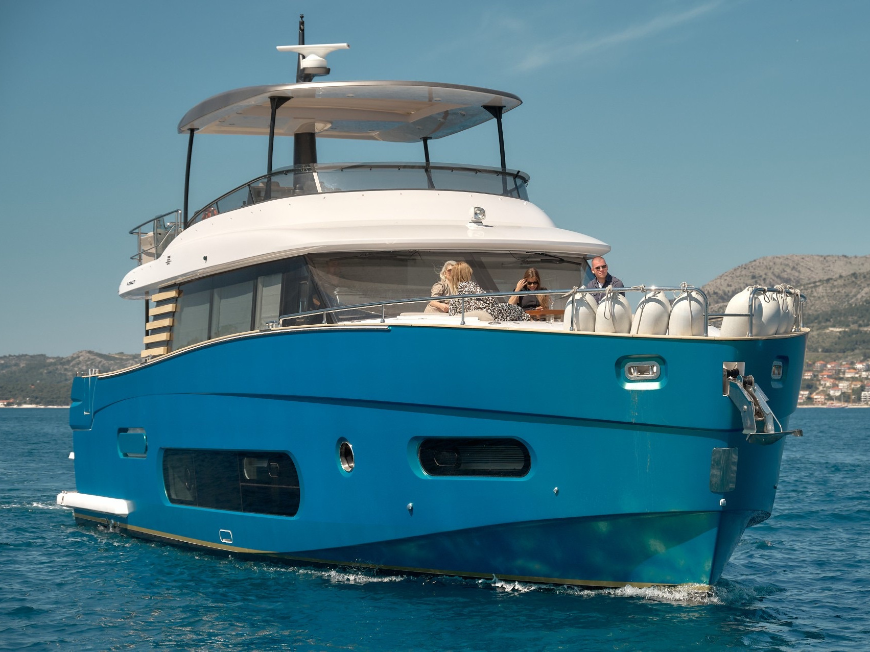 Azimut Magellano 66 — photo 6