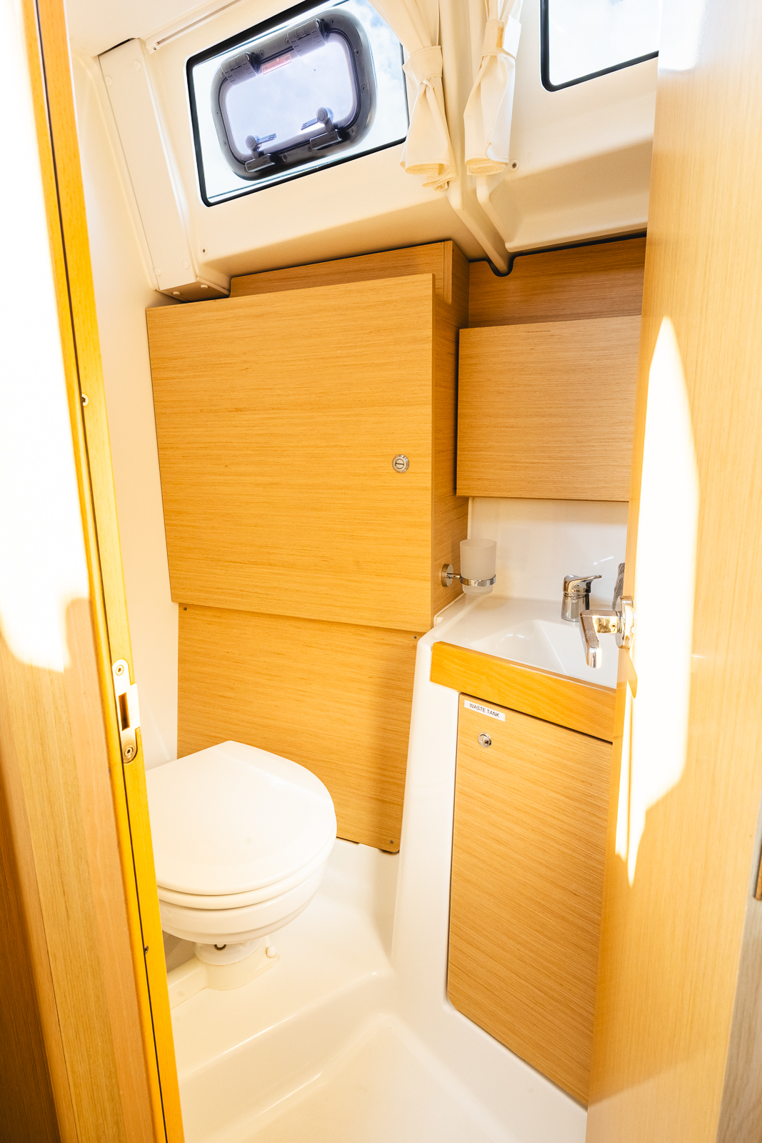 Oceanis 38.1 — photo 17