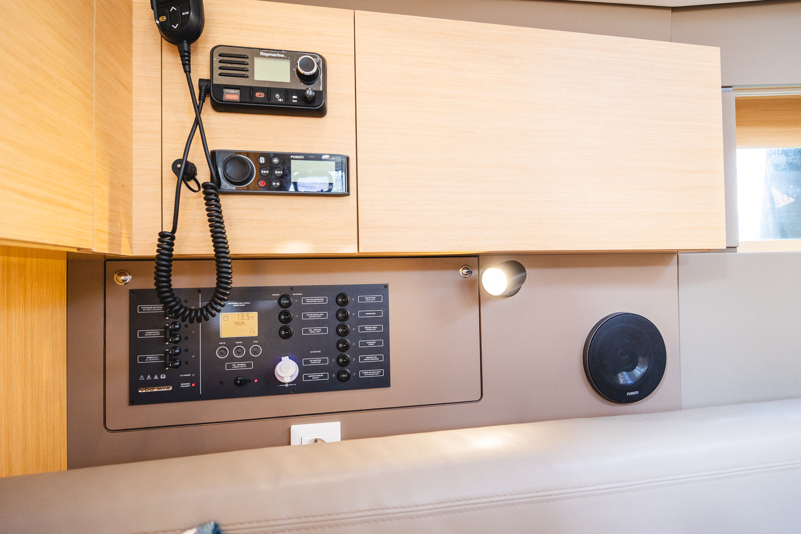 Oceanis 38.1 — photo 21